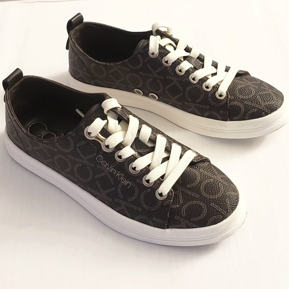 Calvin Klein Womens 5.5M Sneakers Fashion Leather Classic